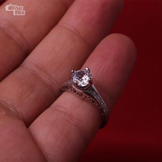 انگشتر سولیتر زنانه