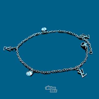 دستبند نقره ای دخترانه طرح زنجیر اویزدار VL مدل DT-65 