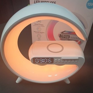 شارژر وایرلس rgb جی شکل 15وات دارای 2عدد اسپیکر (بلندگو) چراغ خواب دار و قابلیت آلارم ساعت و بلوتوث و پورت usb